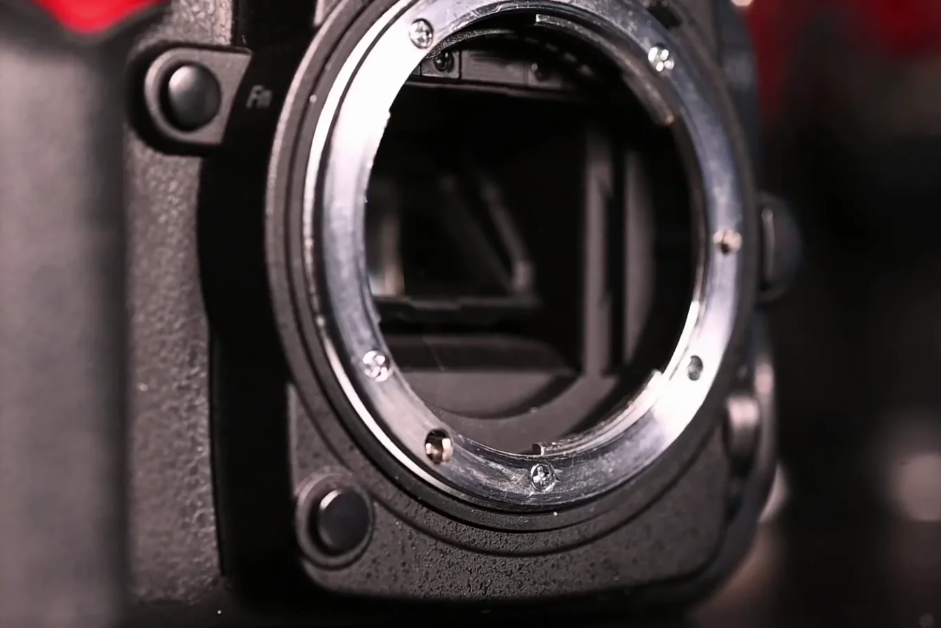 Close up of the lens mount showing the lack of a screw drive motor pin