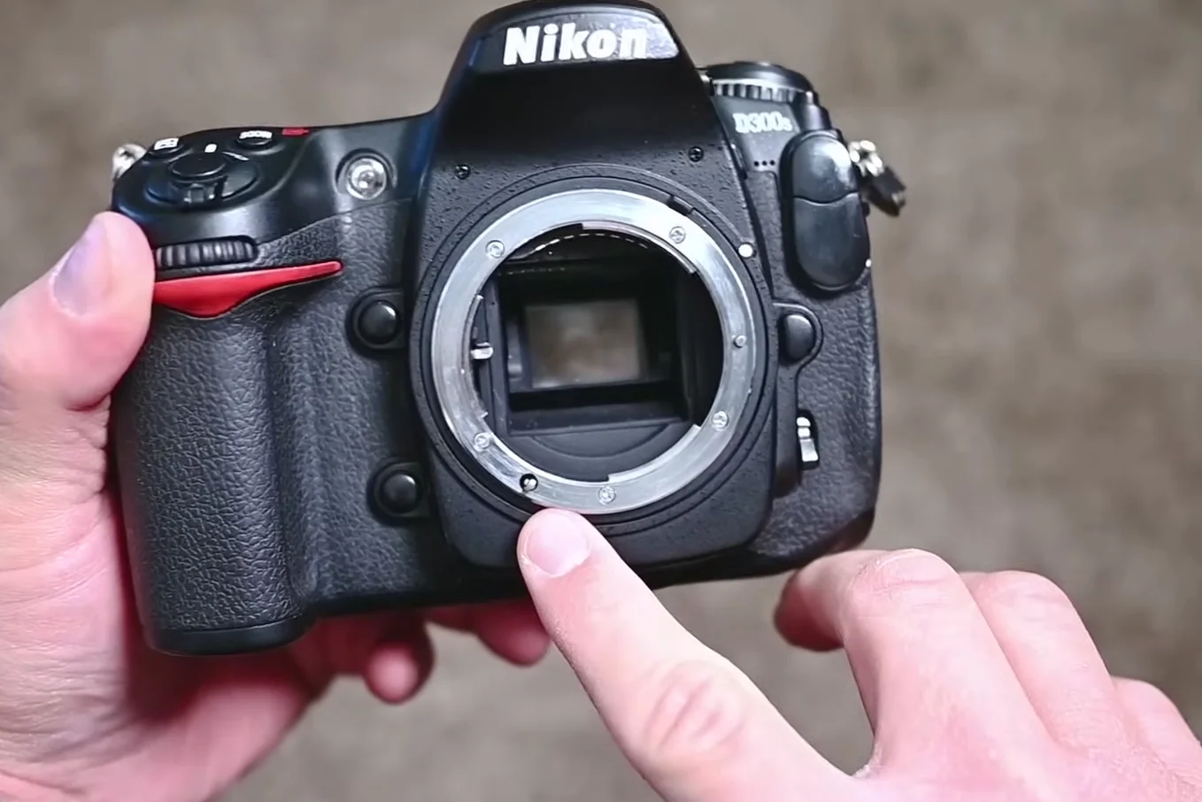Nikon F-mount showing the screw drive focus motor pin