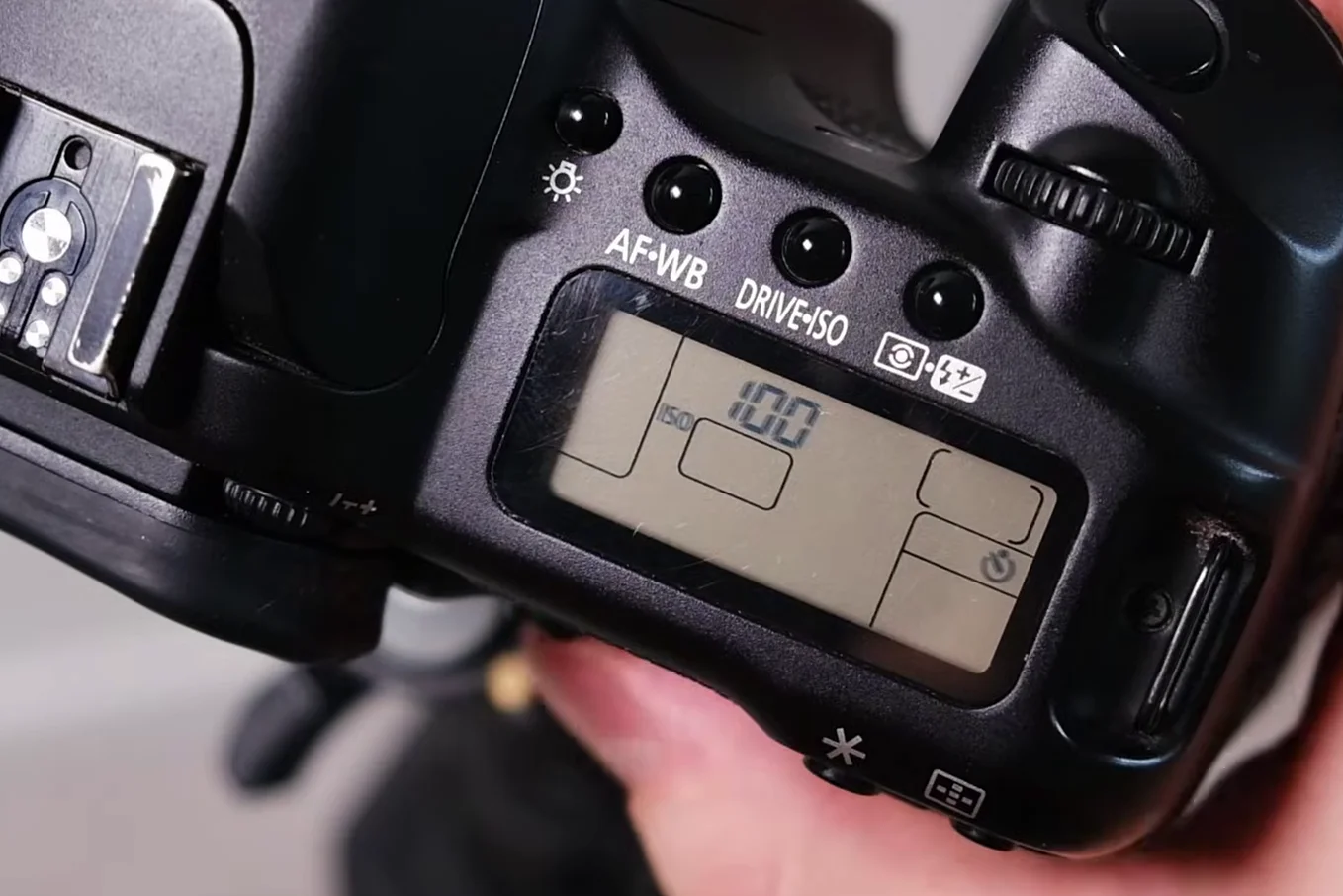 Close up of the Canon EOS 30D top LCD screen and control buttons