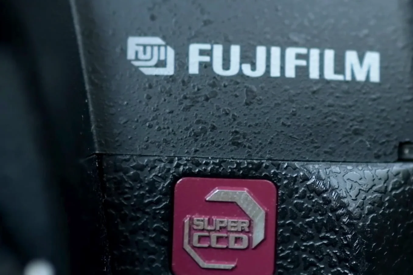 Close up of the Super CCD honeycomb logo on the camera body